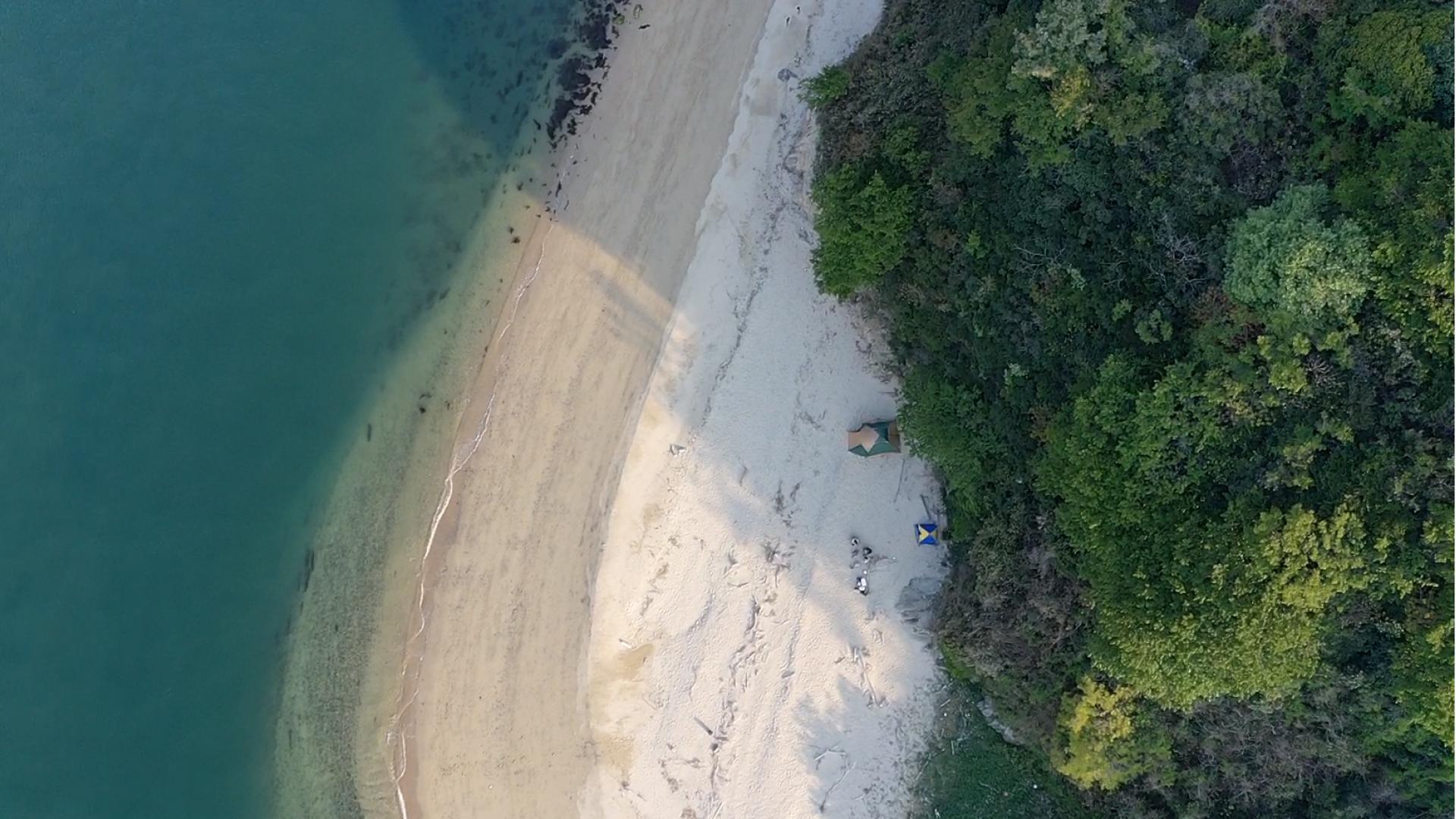 美しい砂浜の「無人島」らしい「無人島」