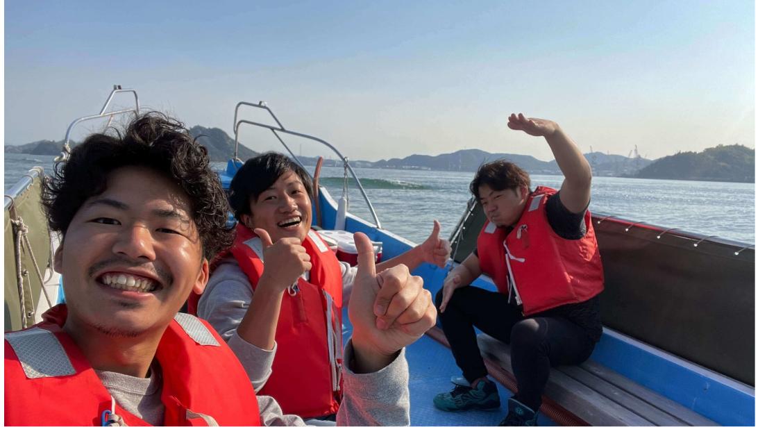 海を渡る時間から、冒険は始まります。